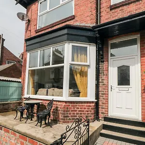 https://the-robins-filey.yorkshirehotels.net