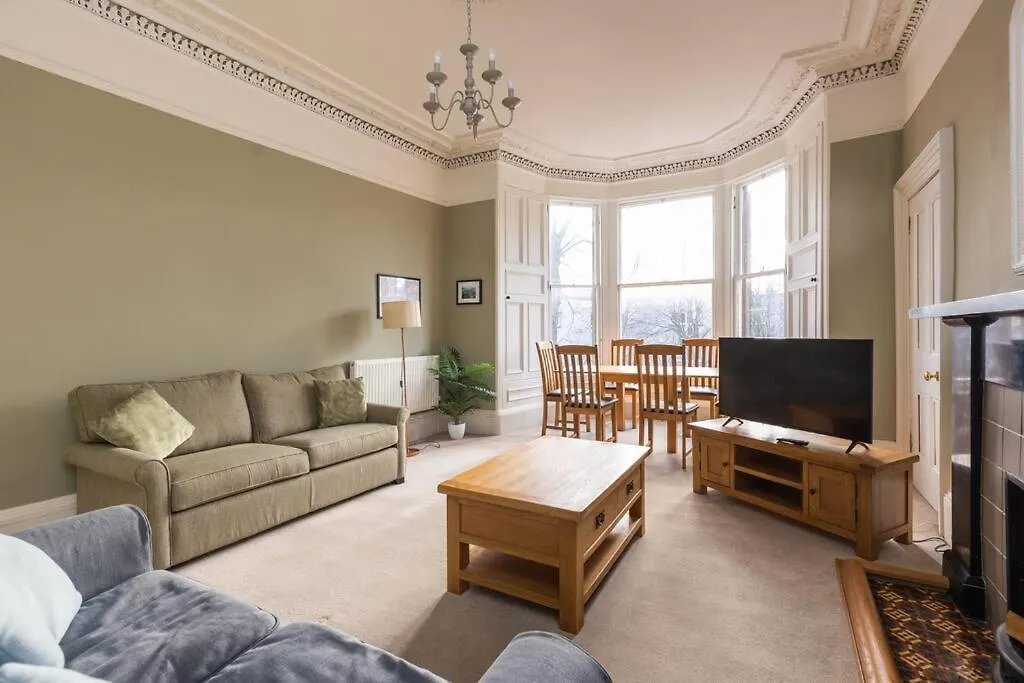 Stunning 3 Bedroom Flat In Bruntsfield Edinburgh